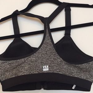 PINK Victoria's Secret Intimates & Sleepwear - Victoria's Secret sports bra size 32C PINK Victoria's Secret Intimates & Sleepwear - Victoria's Secret sports bra size 32C